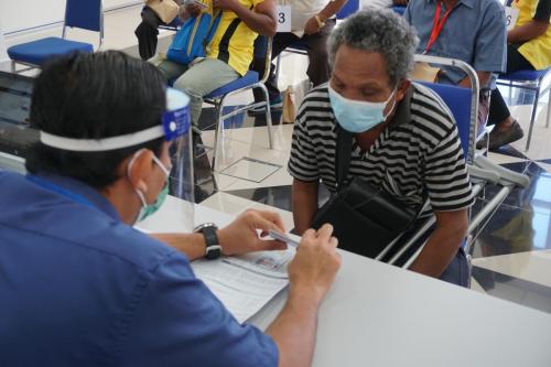 Vaksin Covid-19 di Orang Asli One Stop Centre (OAOSC), Sungai Siput, Perak