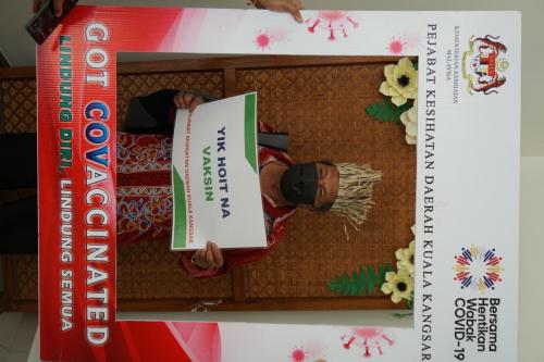 Vaksin Covid-19 di Orang Asli One Stop Centre (OAOSC), Sungai Siput, Perak