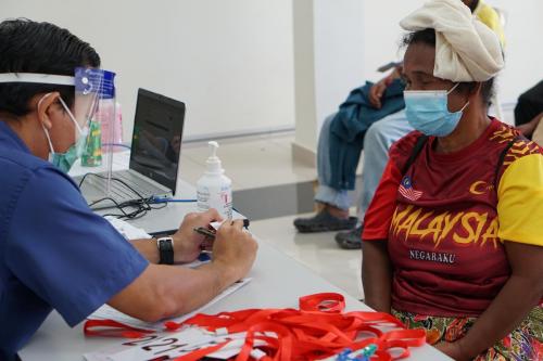 Vaksin Covid-19 di Orang Asli One Stop Centre (OAOSC), Sungai Siput, Perak
