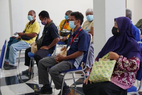 Vaksin Covid-19 di Orang Asli One Stop Centre (OAOSC), Sungai Siput, Perak