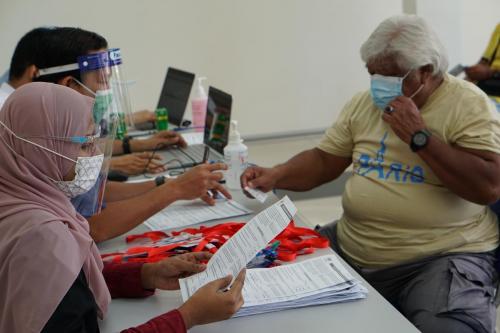 Vaksin Covid-19 di Orang Asli One Stop Centre (OAOSC), Sungai Siput, Perak
