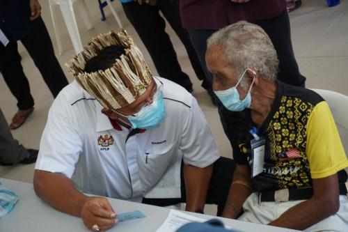 Vaksin Covid-19 di Orang Asli One Stop Centre (OAOSC), Sungai Siput, Perak