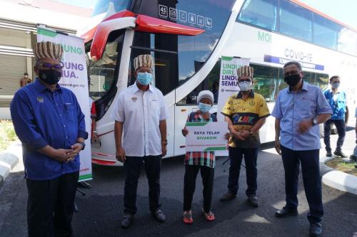 Vaksin Covid-19 di Orang Asli One Stop Centre (OAOSC), Sungai Siput, Perak