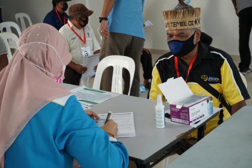 Vaksin Covid-19 di Orang Asli One Stop Centre (OAOSC), Sungai Siput, Perak