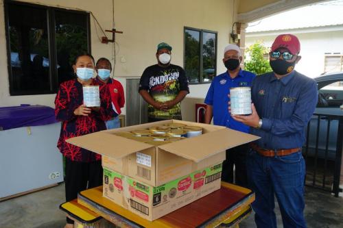 Penghantaran bantuan bakul makanan kepada masyarakat Orang Asli Negeri Johor bagi tempoh PKP 3.0