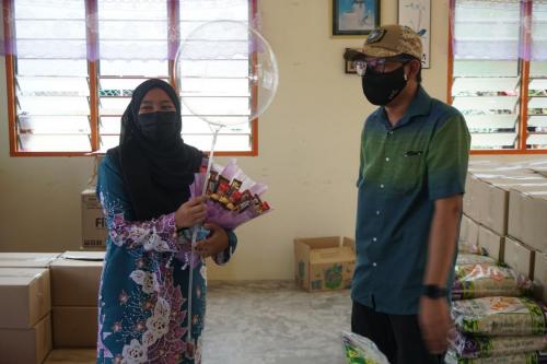 Penghantaran bantuan bakul makanan kepada masyarakat Orang Asli Negeri Johor bagi tempoh PKP 3.0