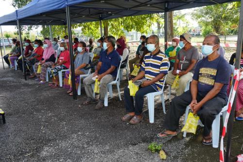 Program Vaksinasi Masyarakat Orang Asli Taman Desa Kemandol