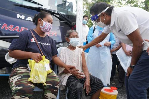 Program Vaksinasi Masyarakat Orang Asli Taman Desa Kemandol