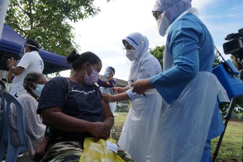 Program Vaksinasi Masyarakat Orang Asli Taman Desa Kemandol