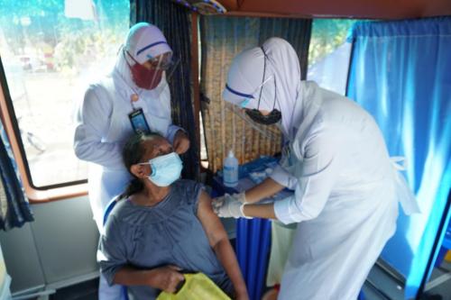 Program Vaksinasi Masyarakat Orang Asli Taman Desa Kemandol