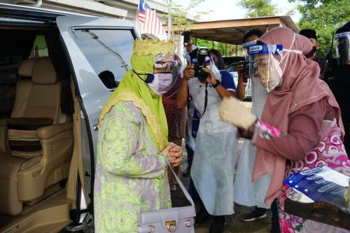 Program Vaksinasi Masyarakat Orang Asli Taman Desa Kemandol