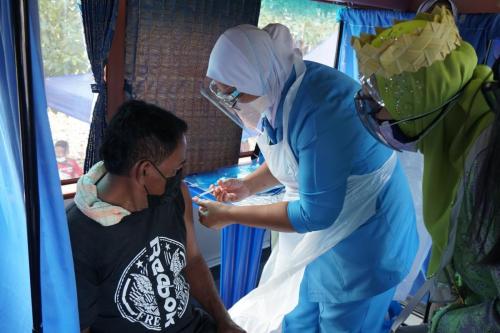 Program Vaksinasi Masyarakat Orang Asli Taman Desa Kemandol