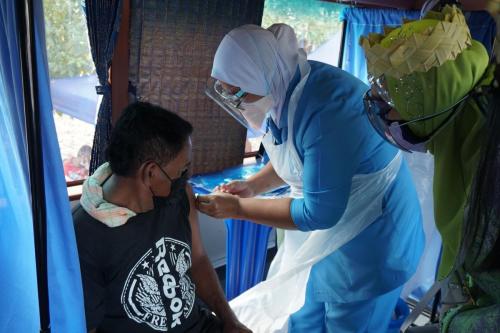 Program Vaksinasi Masyarakat Orang Asli Taman Desa Kemandol